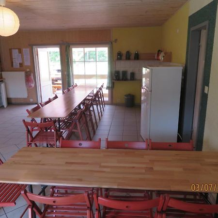 Gruppenbungalow-Waldhaus-Am Ferienpark Миров Экстерьер фото