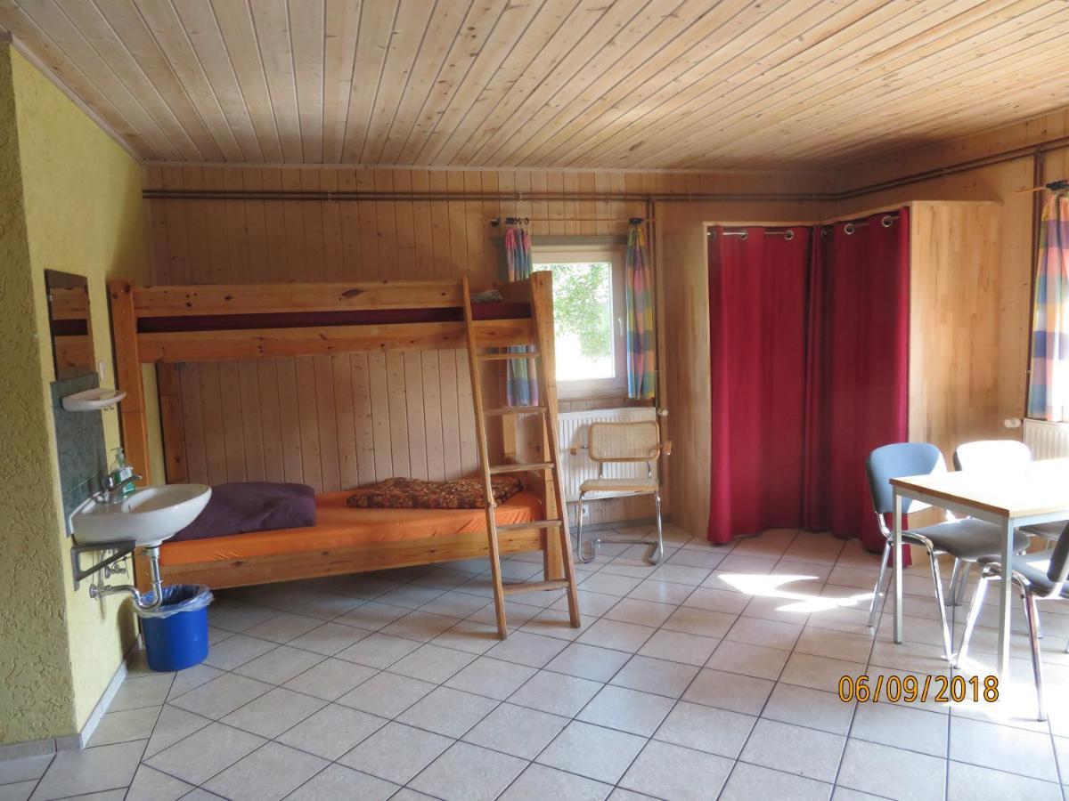 Gruppenbungalow-Waldhaus-Am Ferienpark Миров Экстерьер фото